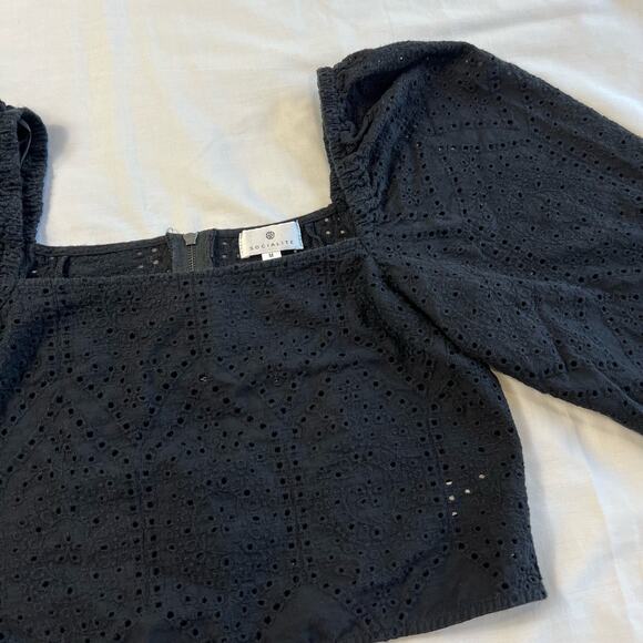 Socialite Women's Medium Black Eyelet Cropped Puff Sleeve Blouse Cottage - Picture 2 of 7